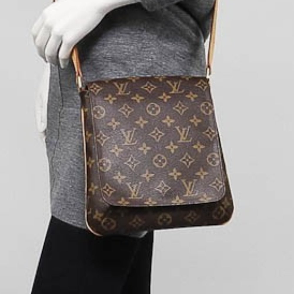 💥AUTHENTIC💥 LV Musette Salsa